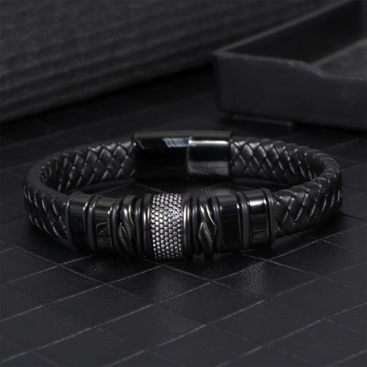Magnetarmband i flätad läder – herr