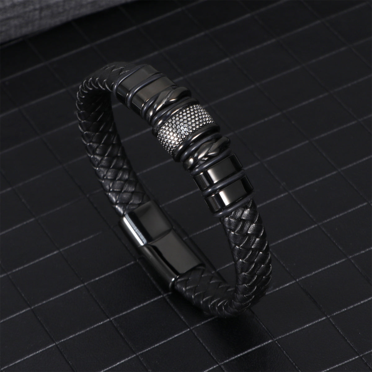 Magnetarmband i flätad läder – herr